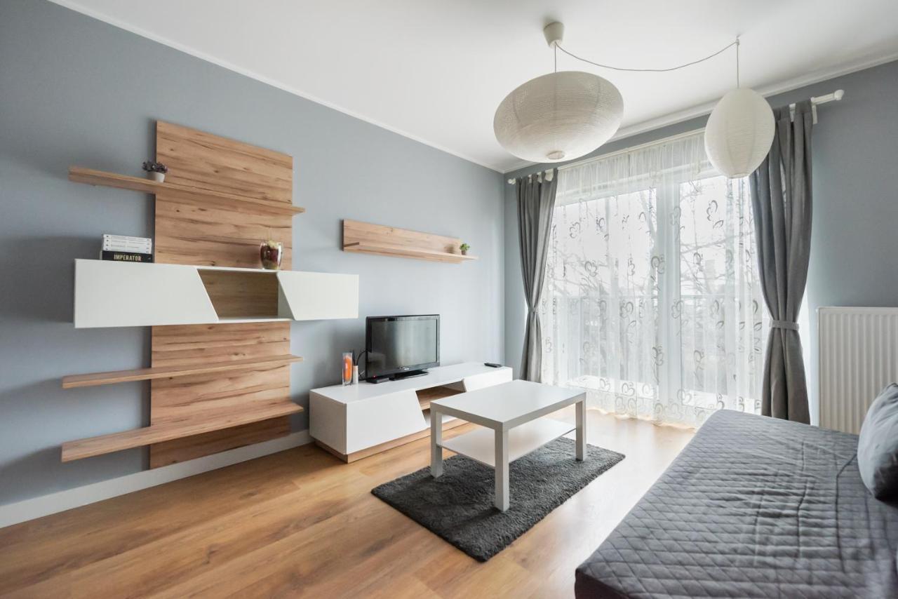 Metro Mlynow Silver Apartment Варшава Екстер'єр фото