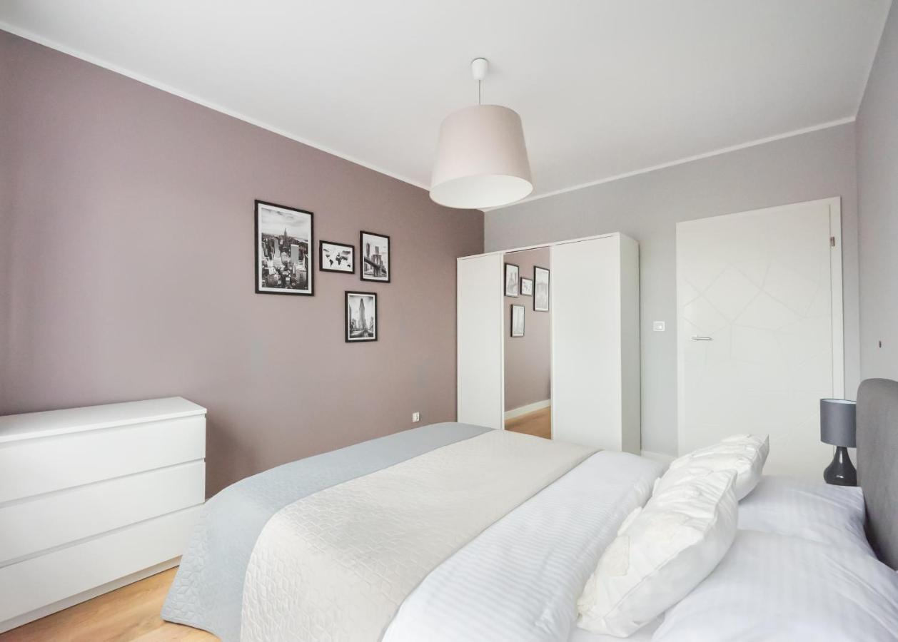 Metro Mlynow Silver Apartment Варшава Екстер'єр фото